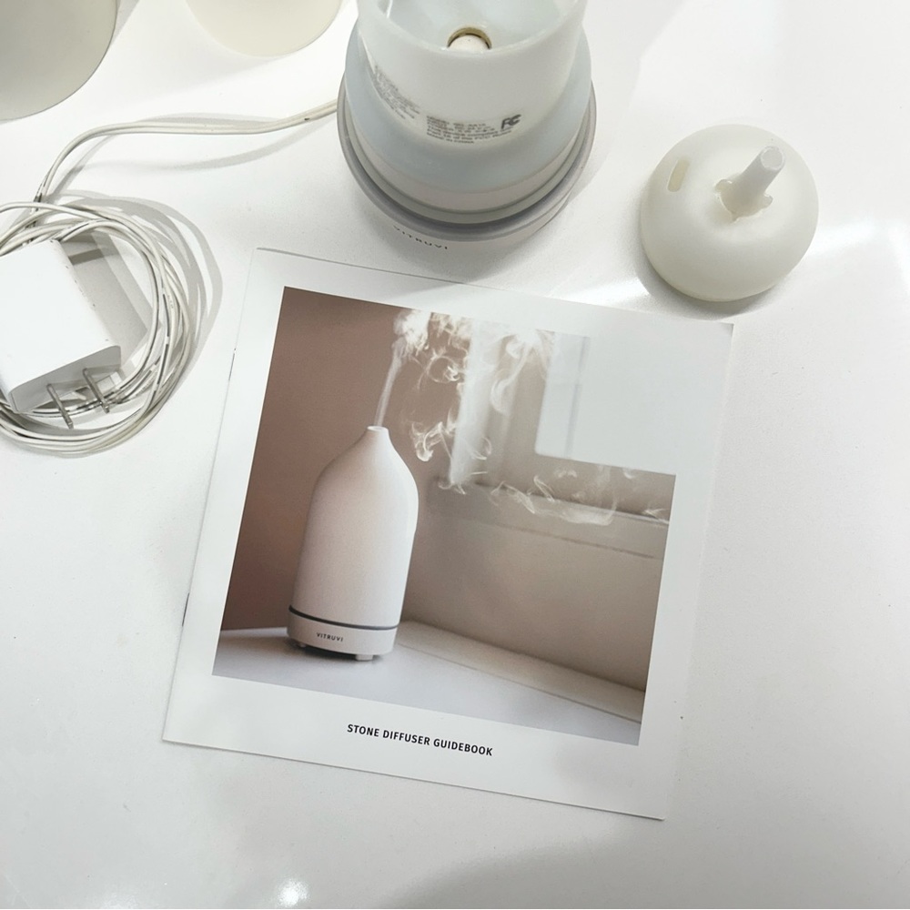 Vitruvi Stone Diffuser - Picture 3 of 11